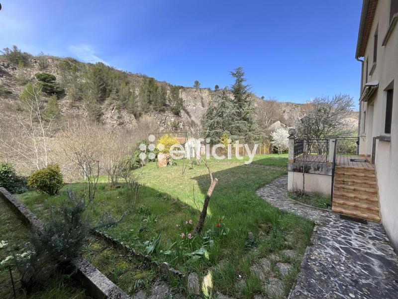 Villa - 249 m² - 13 pièces