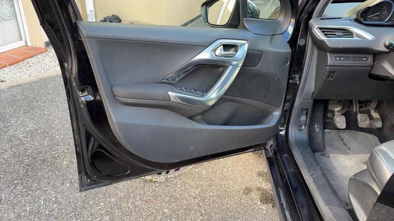 Peugeot 2008 1.6 VTi 120 Allure