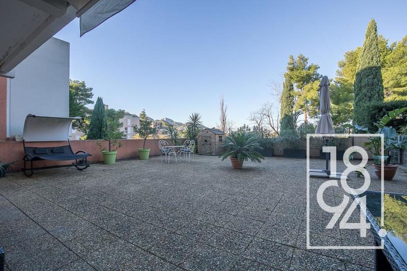 Appartement - 102 m² - 5 pièces