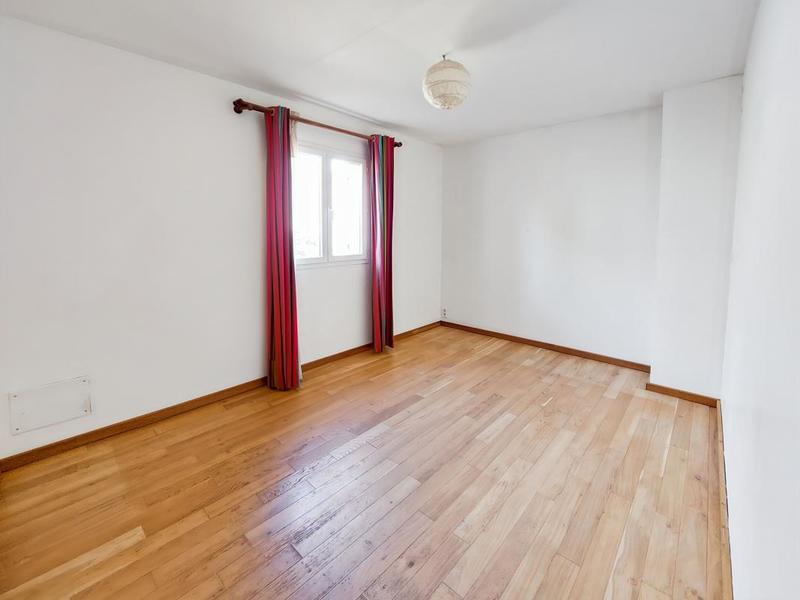 Maison - 168 m² - 8 pièces