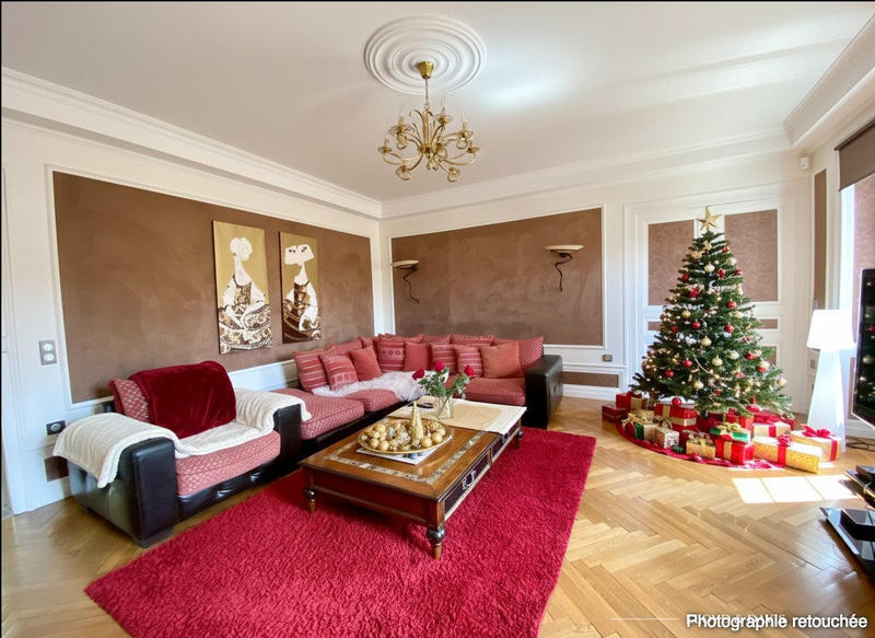 Maison - 340 m² - 10 pièces