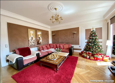 Maison - 340 m² - 10 pièces