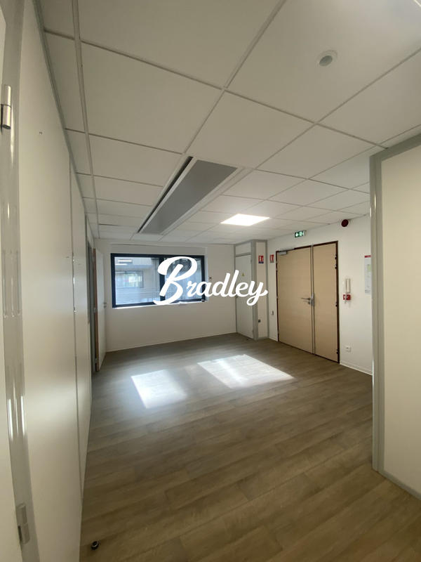 Bureau - 178 m²