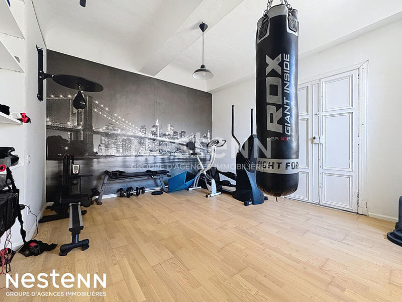 Maison - 242 m² - 8 pièces