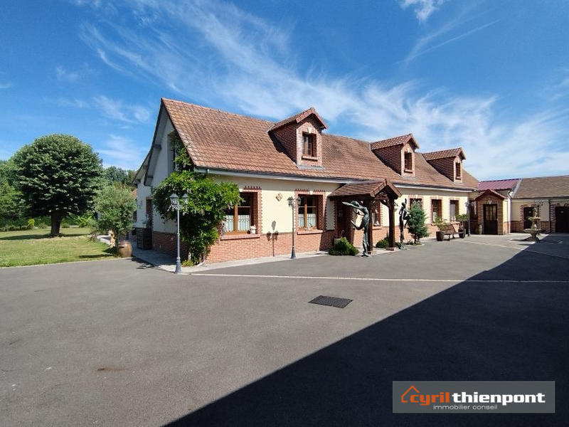 Propriété - 323 m² - 12 pièces