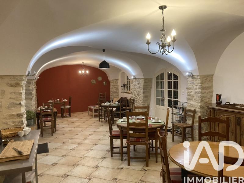 Maison - 896 m² - 27 pièces