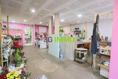 Local commercial - 261 m² - 6 pièces
