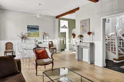 Maison - 206 m² - 9 pièces