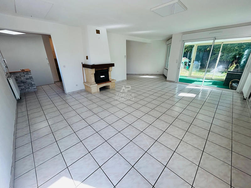 Maison - 182 m² - 7 pièces