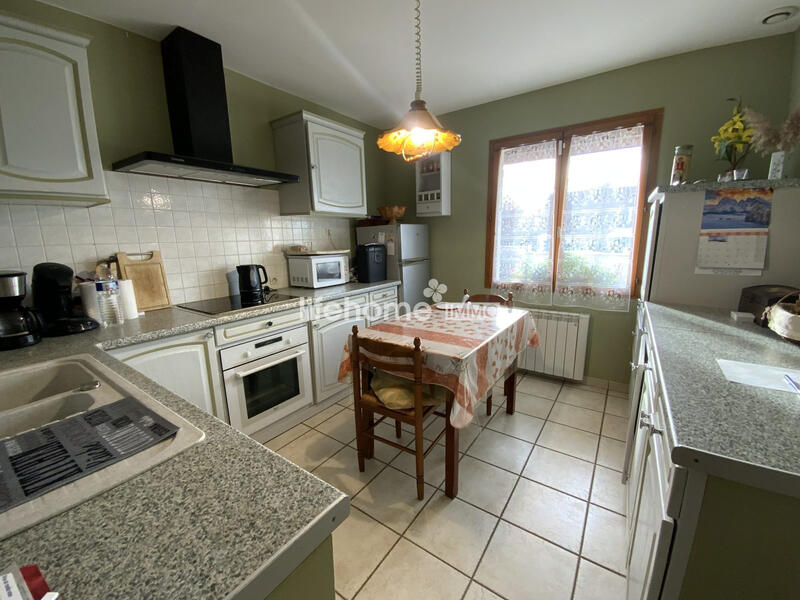 Maison traditionnelle - 98 m² - 4 pièces