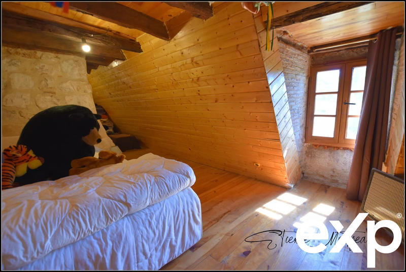 Maison traditionnelle - 157 m² - 6 pièces