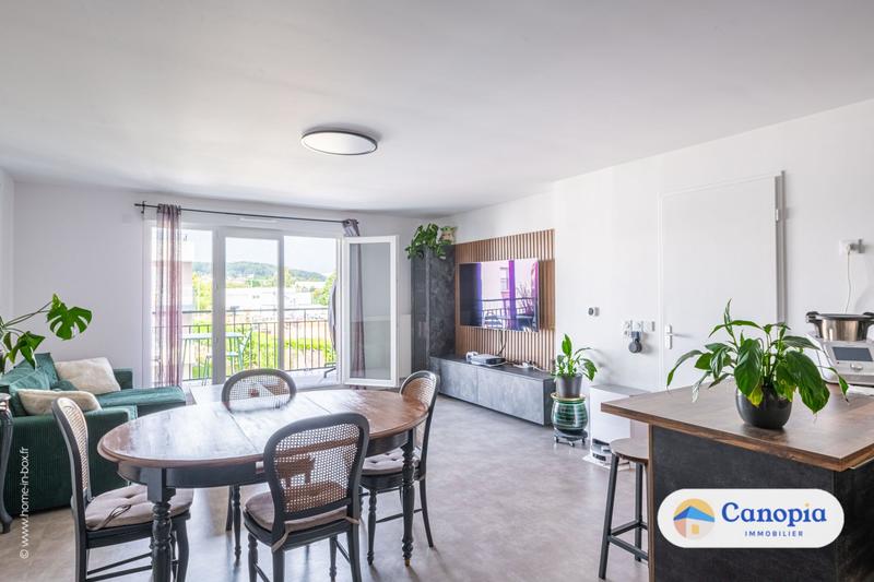 Appartement - 100 m² - 5 pièces