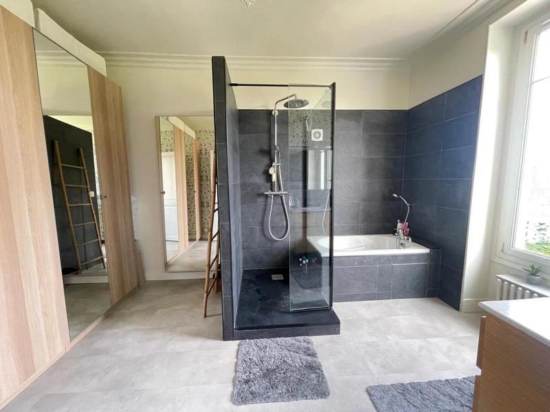 Maison - 163 m² - 7 pièces