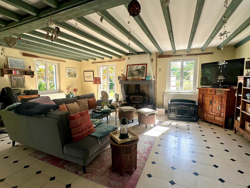 Maison - 180 m² - 9 pièces