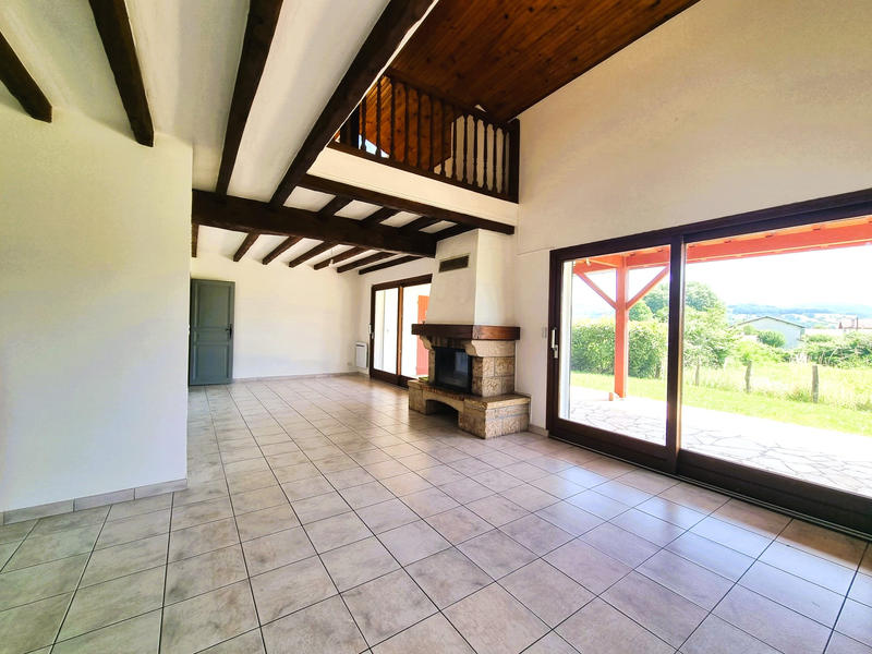 Propriété - 153 m² - 6 pièces