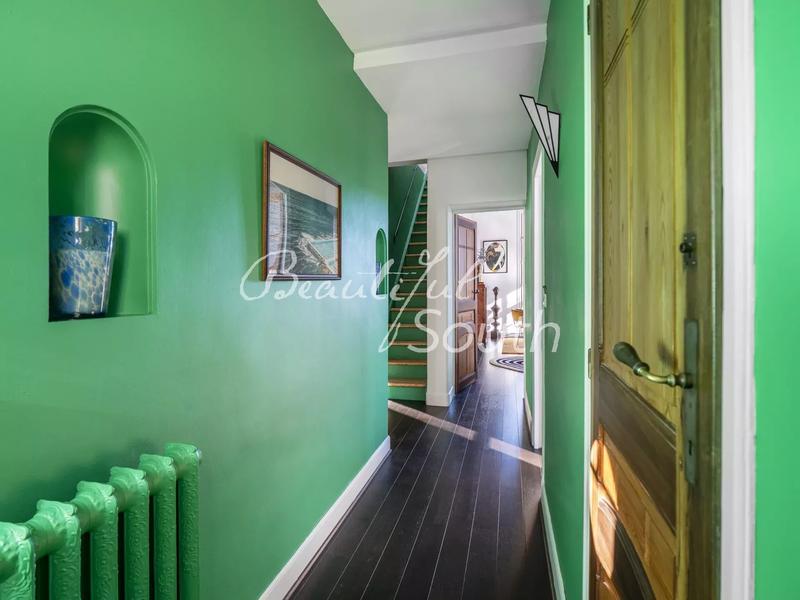 Appartement - 180 m² - 6 pièces