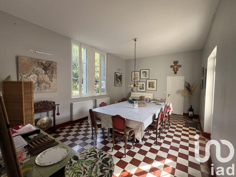 Maison - 713 m² - 16 pièces