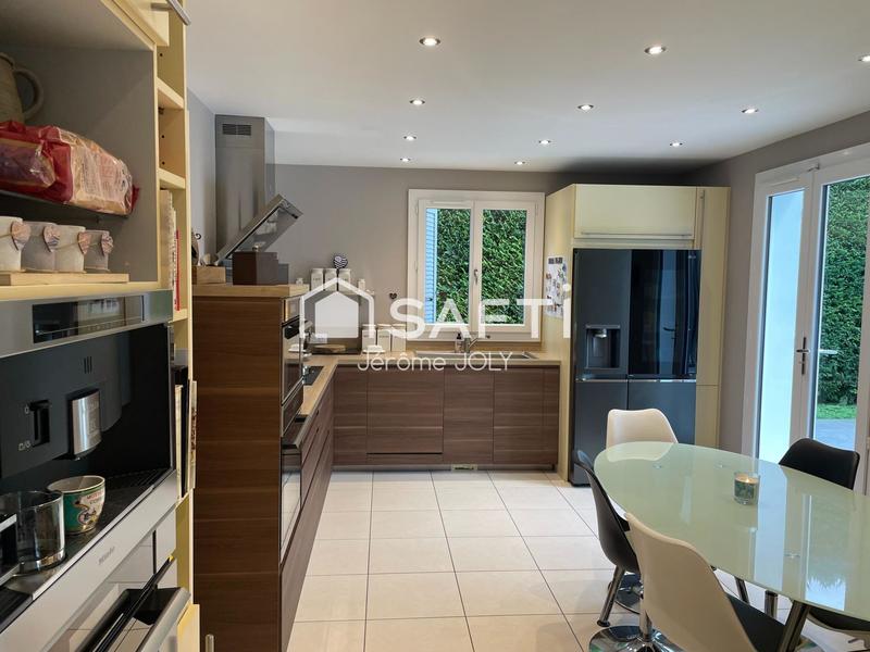 Maison - 256 m² - 9 pièces