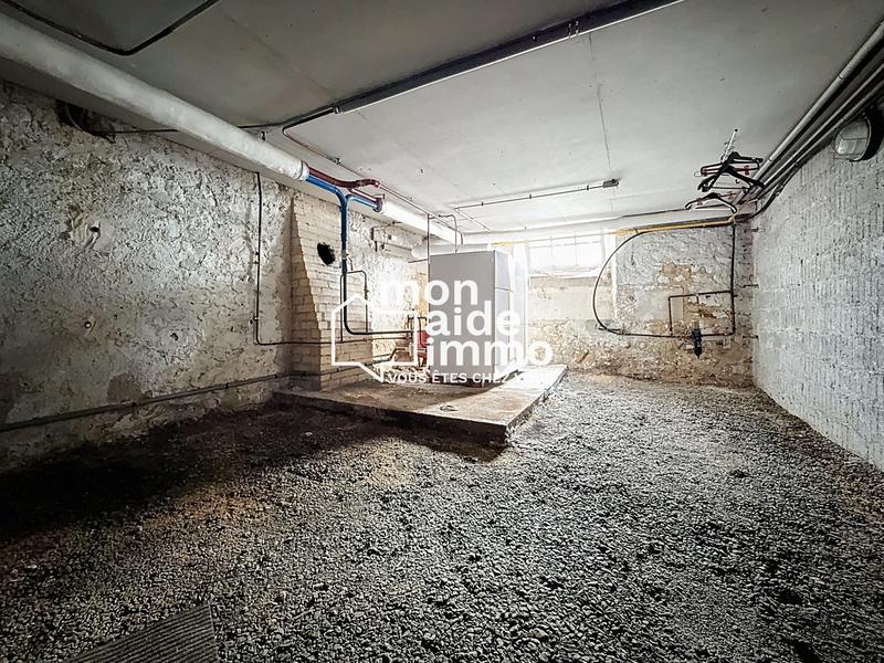 Maison - 240 m² - 9 pièces