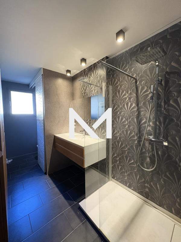 Appartement - 82 m² - 3 pièces