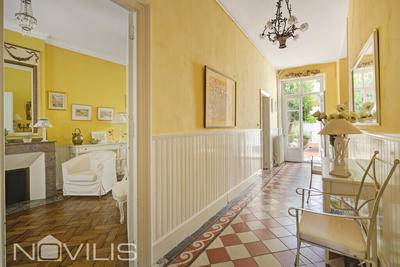 Maison - 260 m² - 5 pièces