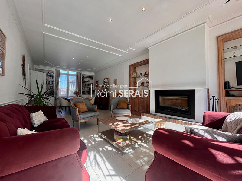 Maison - 255 m² - 9 pièces