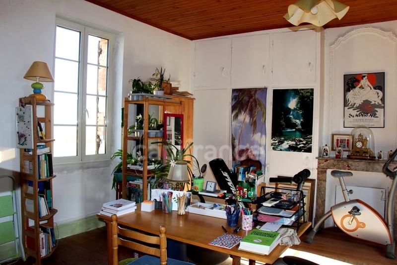 Propriété - 205 m² - 6 pièces