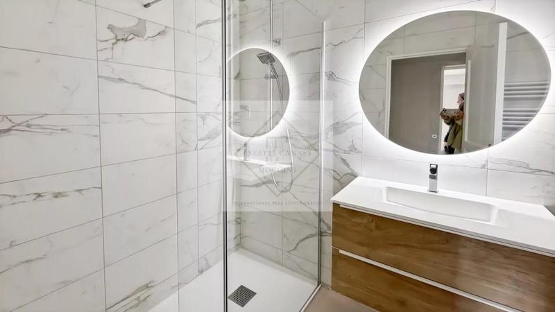 Villa - 220 m² - 5 pièces