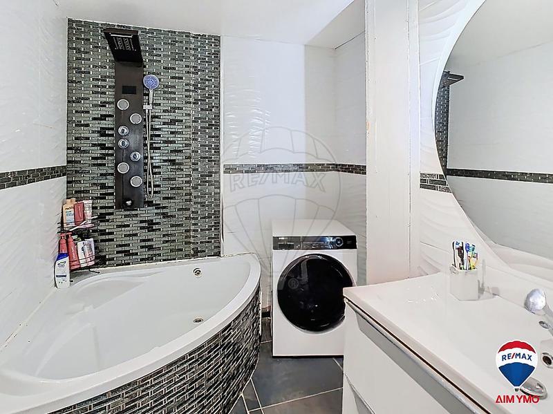 Appartement - 99 m² - 5 pièces