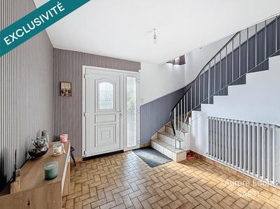 Maison - 157 m² - 11 pièces