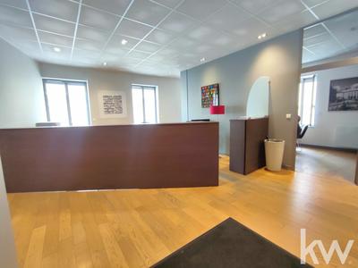 Bureau - 155 m² - 7 pièces