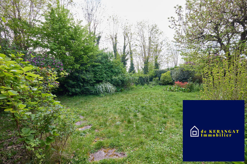 Maison traditionnelle - 230 m² - 8 pièces