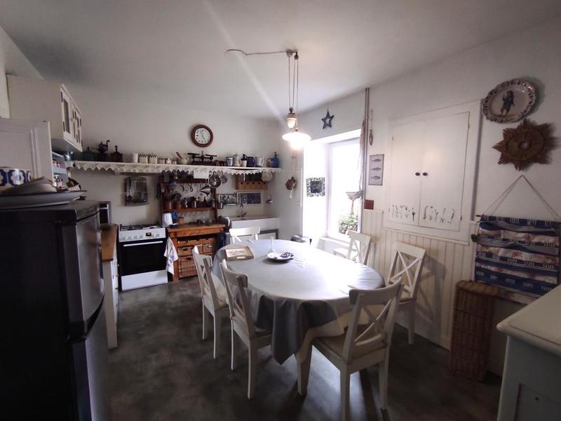 Maison - 235 m² - 7 pièces