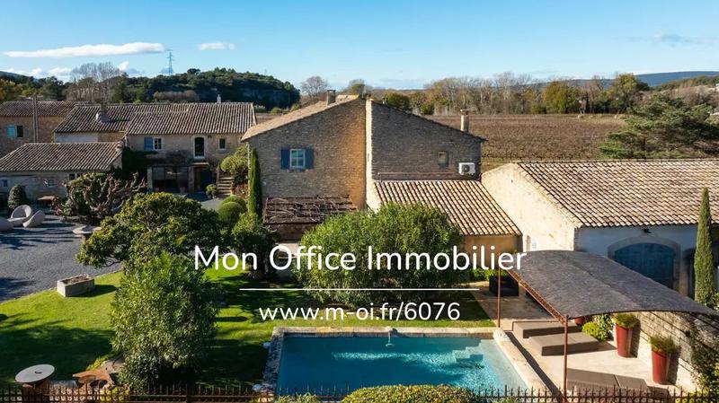 Propriété - 380 m² - 13 pièces