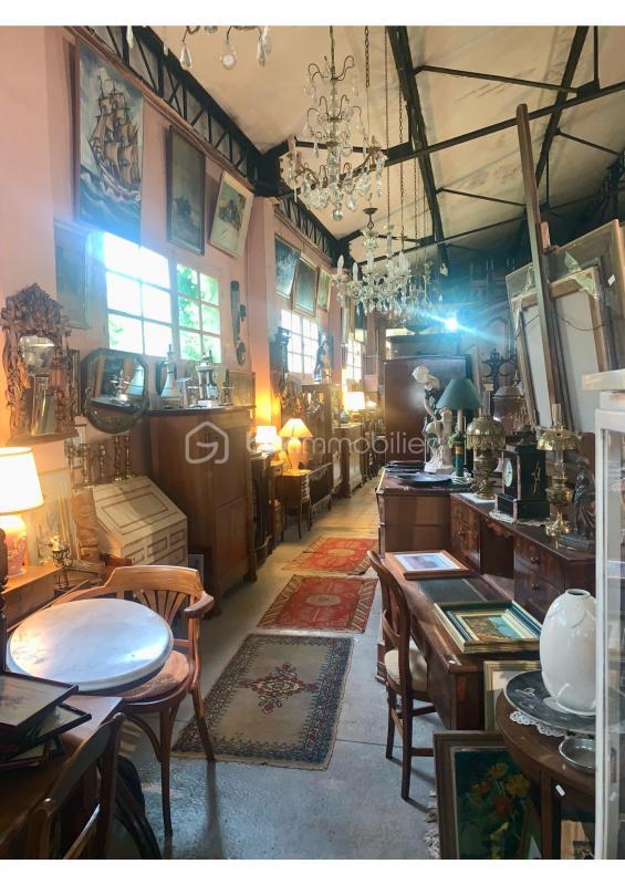 Maison - 636 m² - 7 pièces