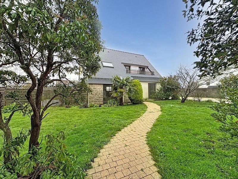 Maison - 111 m² - 6 pièces