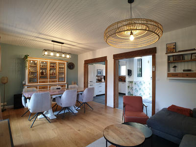 Maison - 139 m² - 8 pièces