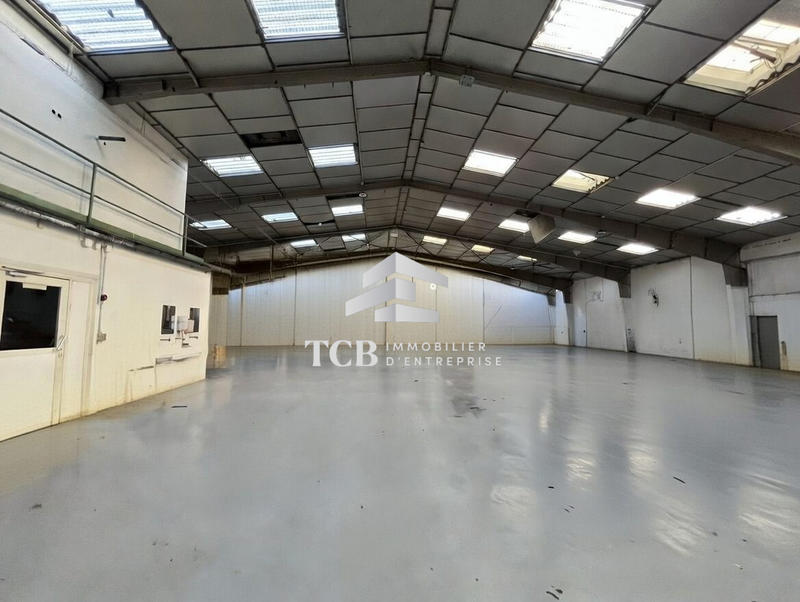 Local d'activités - 1 460 m²