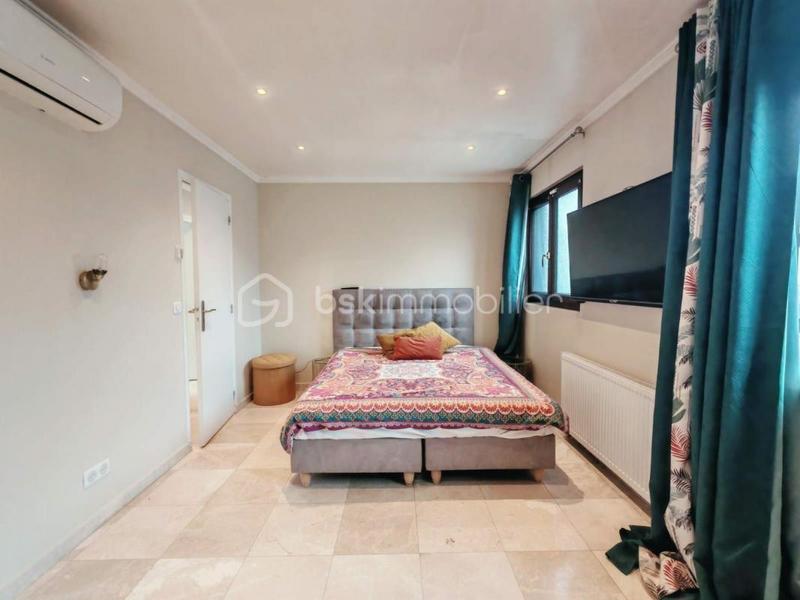 Maison - 167 m² - 6 pièces