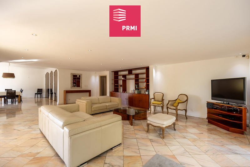 Maison - 258 m² - 6 pièces