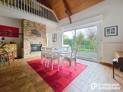 Maison - 181 m² - 6 pièces