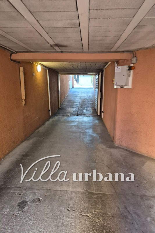 Parking / Garage - 12 m²