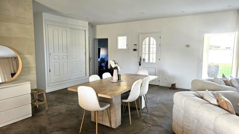 Demeure - 177 m² - 5 pièces