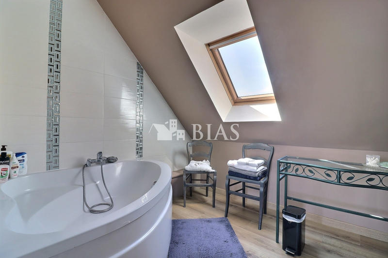 Maison - 175 m² - 7 pièces