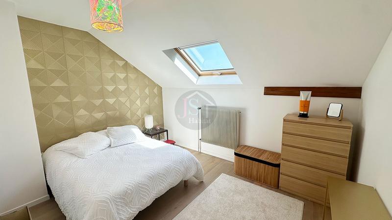 Maison - 237 m² - 6 pièces