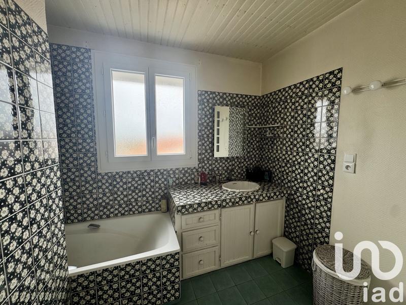 Maison - 225 m² - 8 pièces