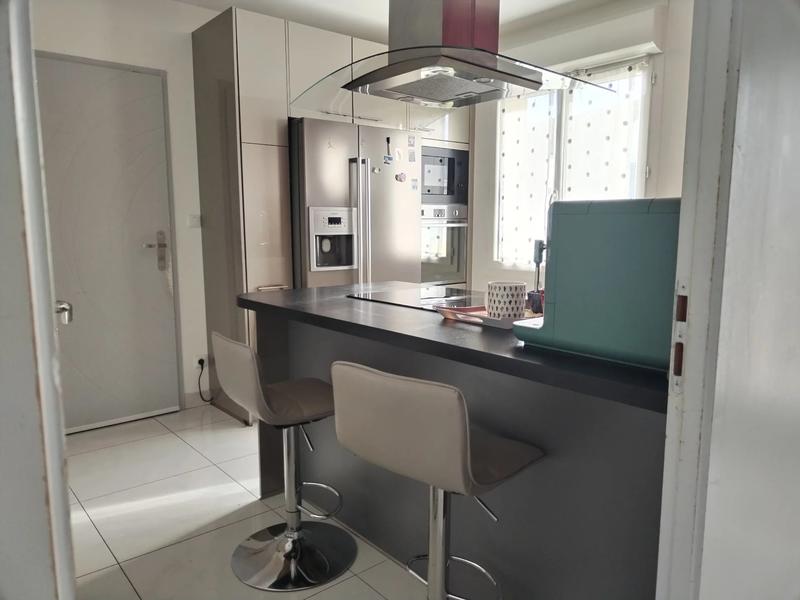 Maison - 140 m² - 8 pièces