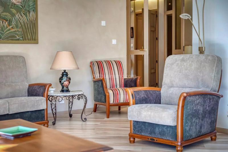 Appartement - 214 m² - 6 pièces