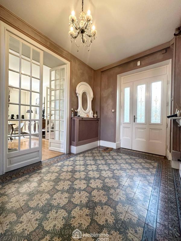 Maison de maîtres - 341 m² - 8 pièces