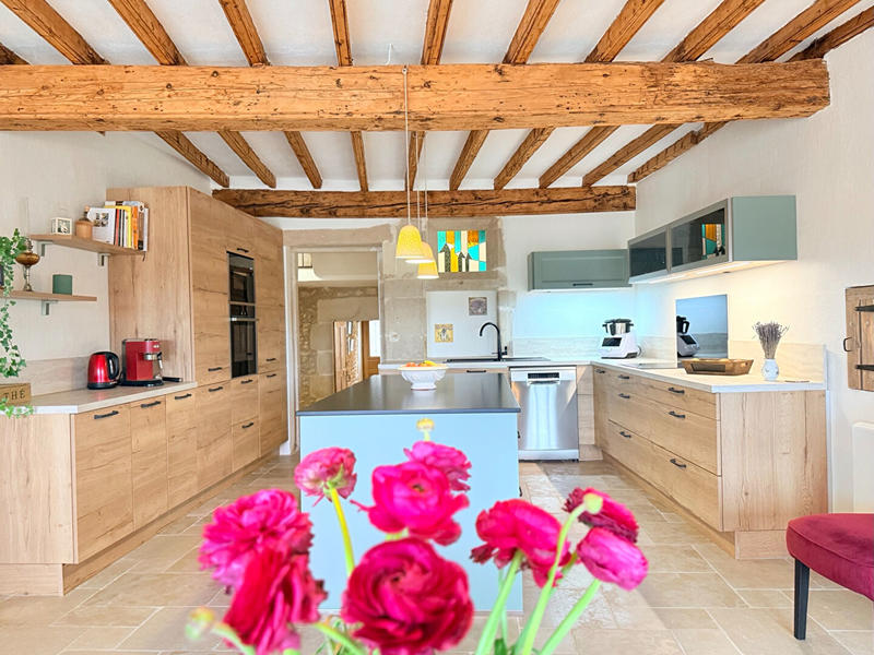 Maison - 238 m² - 9 pièces